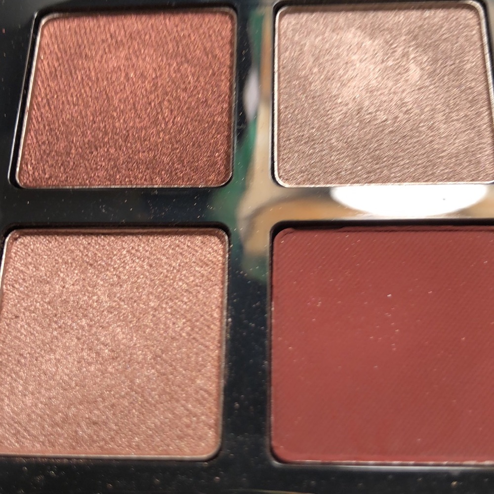 Bobbie Brown five shadow Palette in Bold Burgundy.